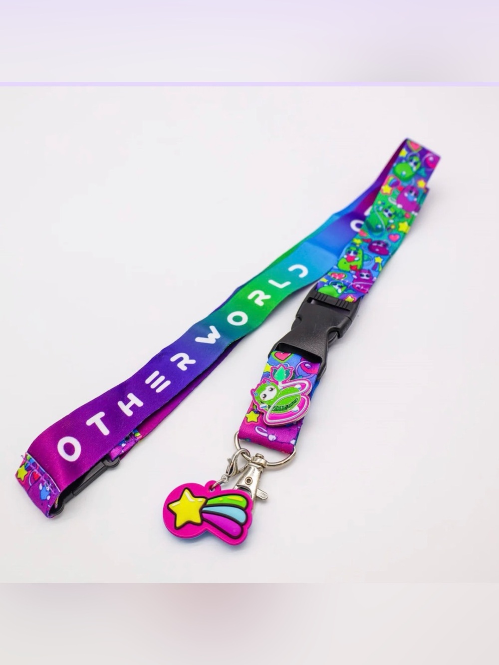 NWOT Otherworld Experience Souvenir Gift Set Lanyard & Snacker Snort Enamel Pin